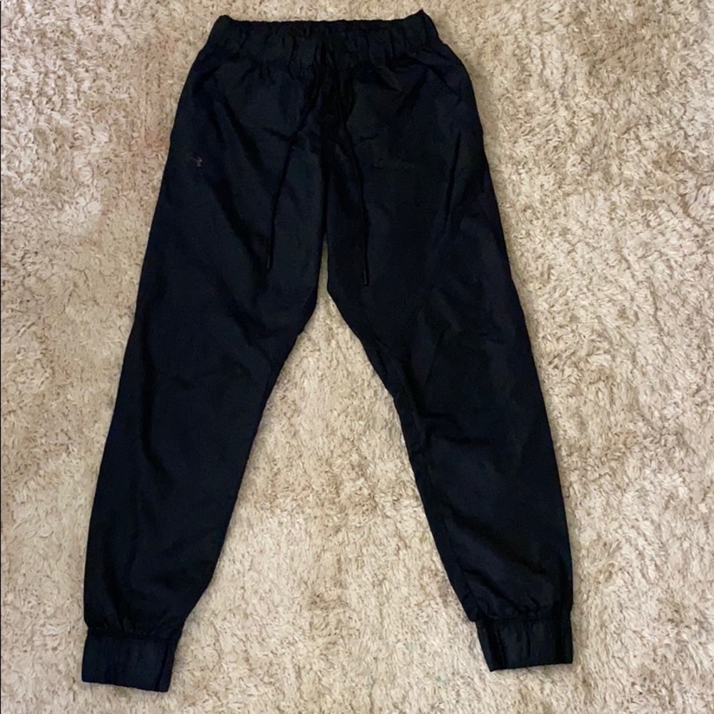 Black under Armour joggers
